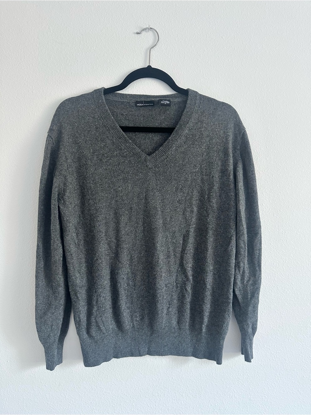 Women’s Silk Cashmere Blend Gray V Neck Sweater Size M Quiet Luxury